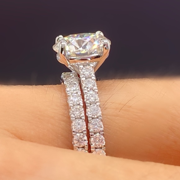 4.14Ct moissanite ring set with certificate - Picture 4 of 16